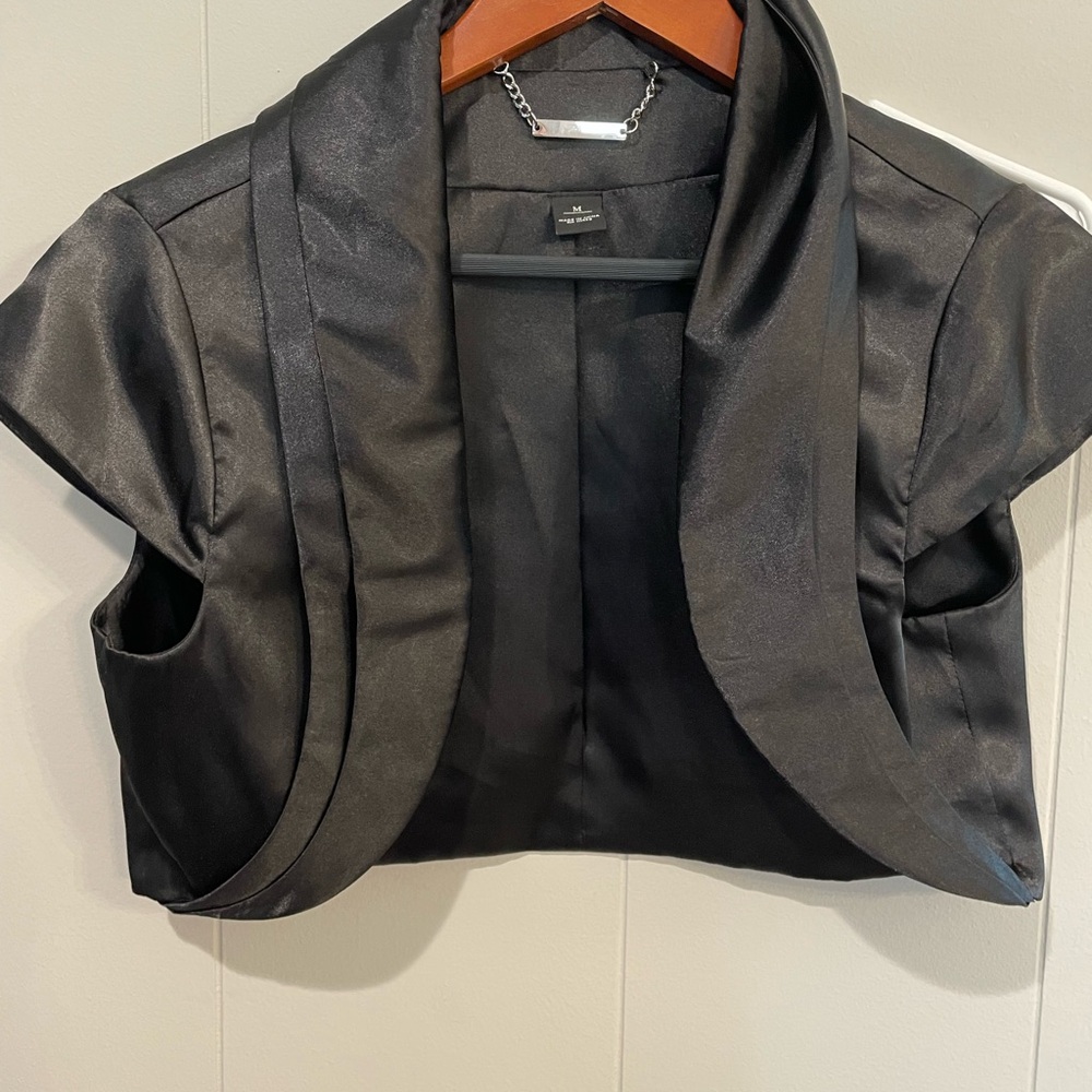 Cute cropped shoulder shrug